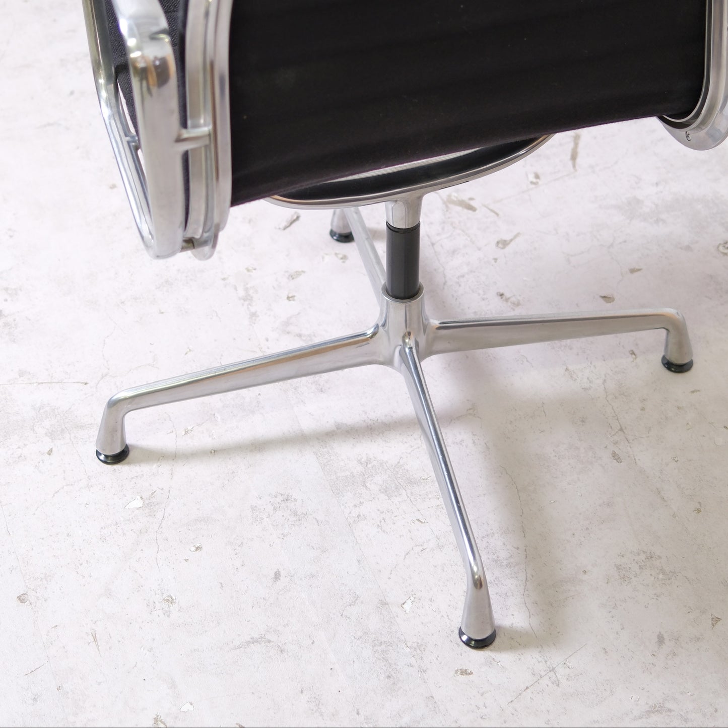 Charles Eames & Ray Eames EA108 Office Chairs – Vitra - Black Canvas