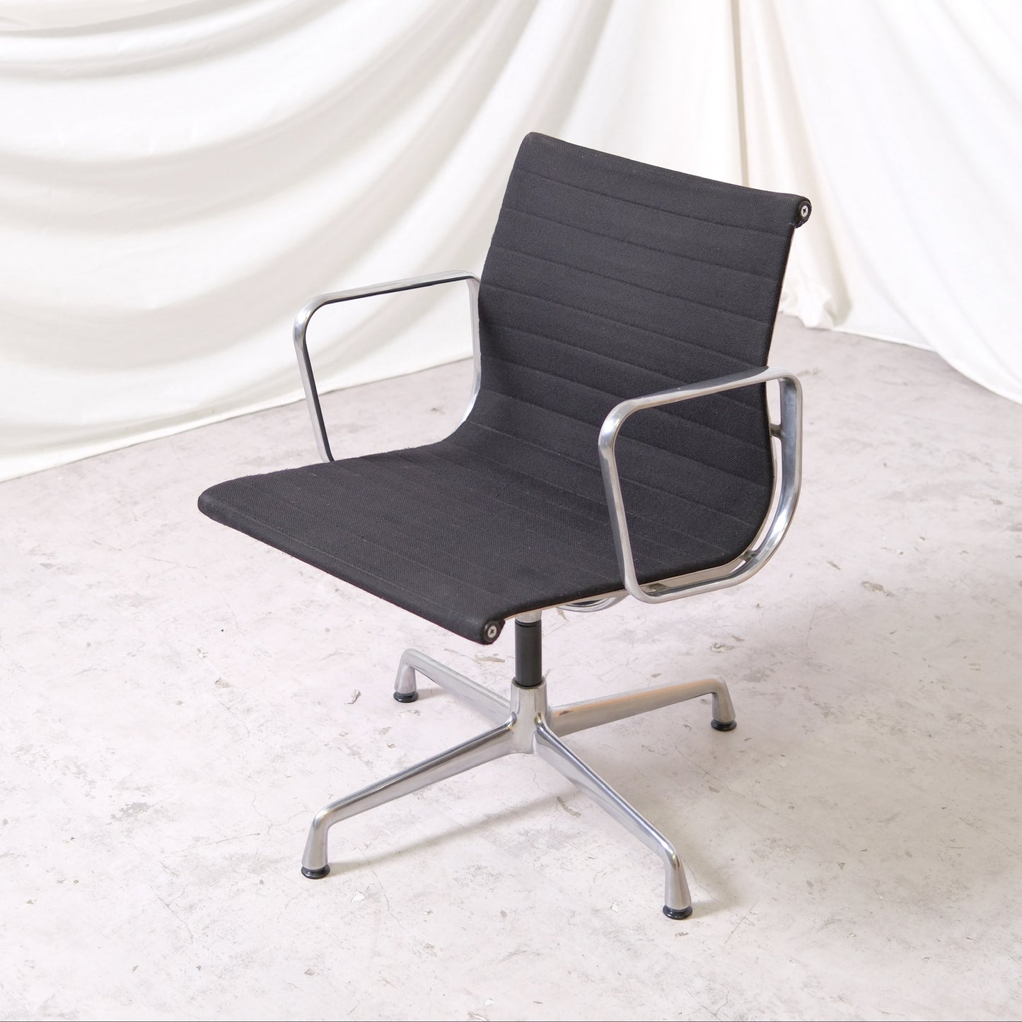 Charles Eames & Ray Eames EA108 Office Chairs – Vitra - Black Canvas