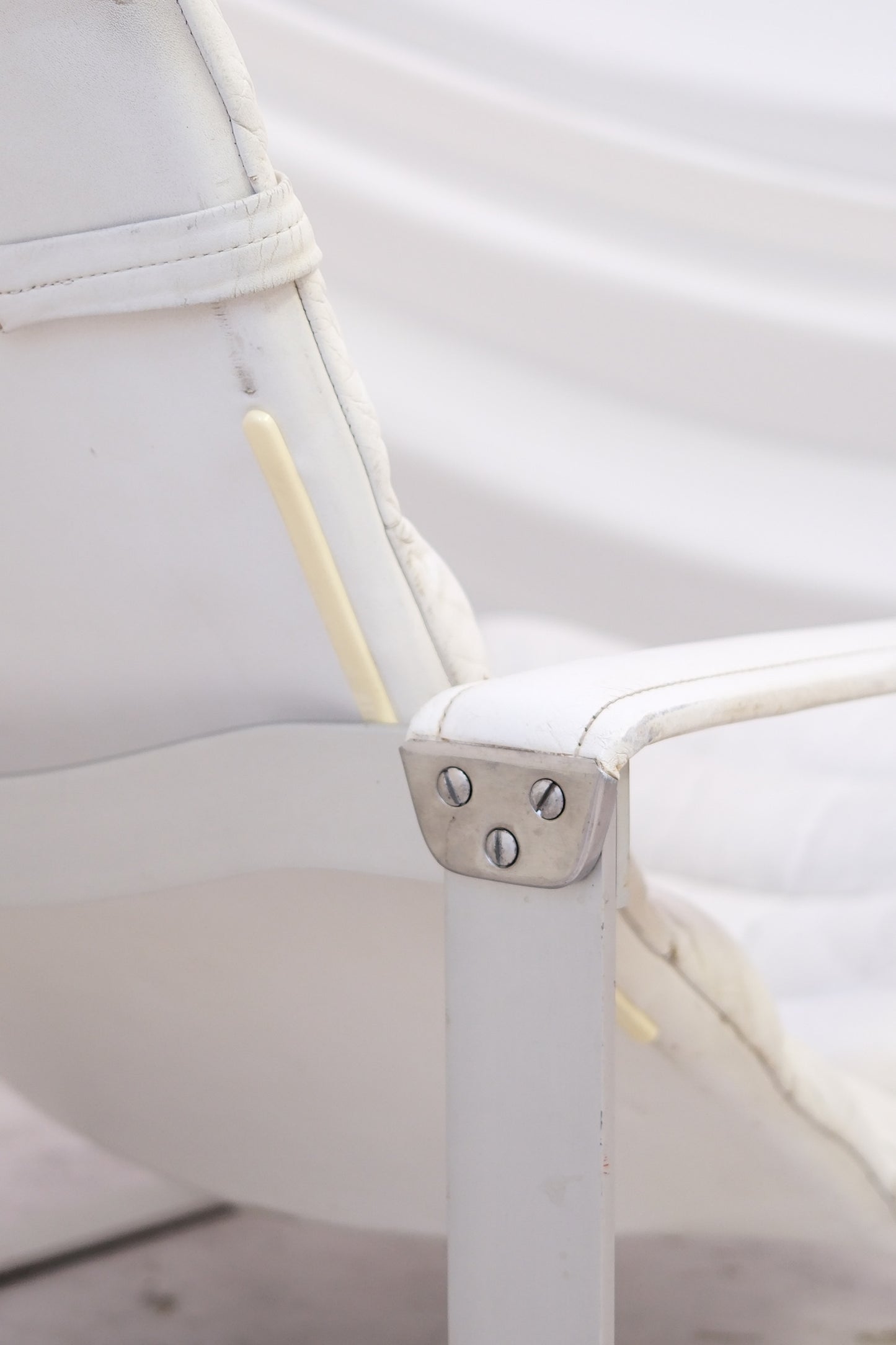 Ilmari Lappalainen Pulkka armchair with ottoman in White Leather - Asko 1970s