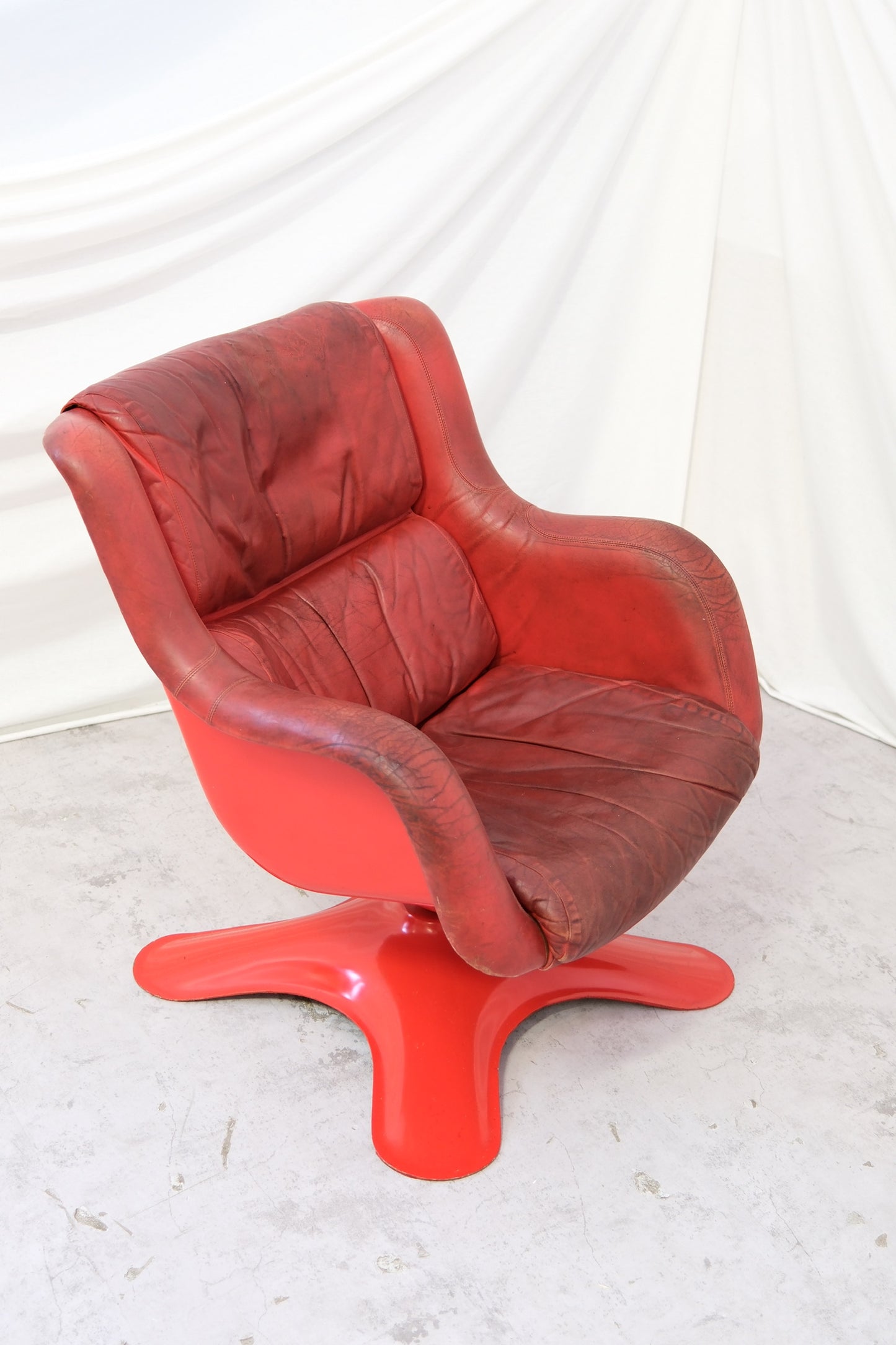 Yrjö Kukkapuro Karuselli armchair - Haimi 1960s - Red Leather
