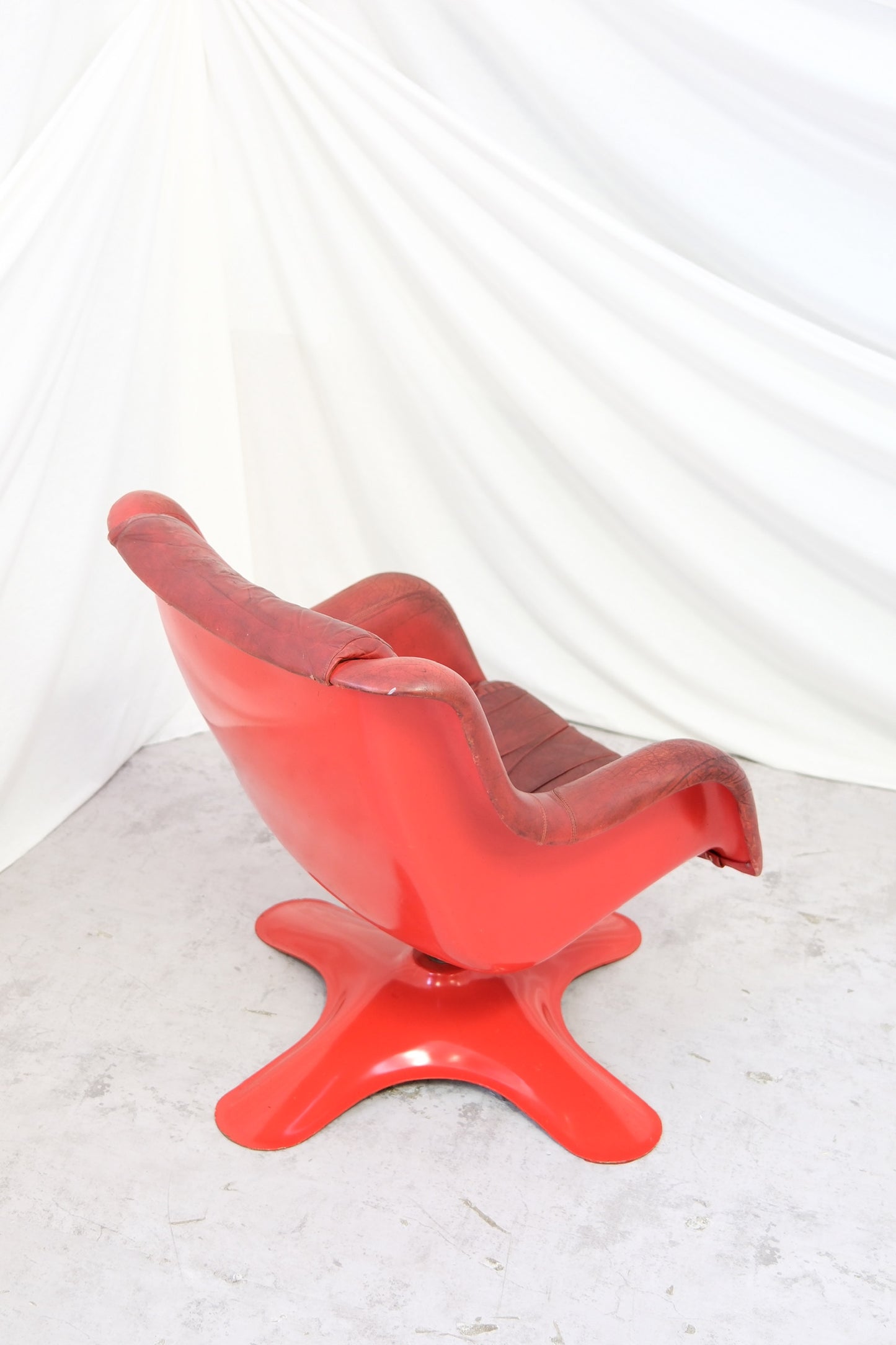 Yrjö Kukkapuro Karuselli armchair - Haimi 1960s - Red Leather