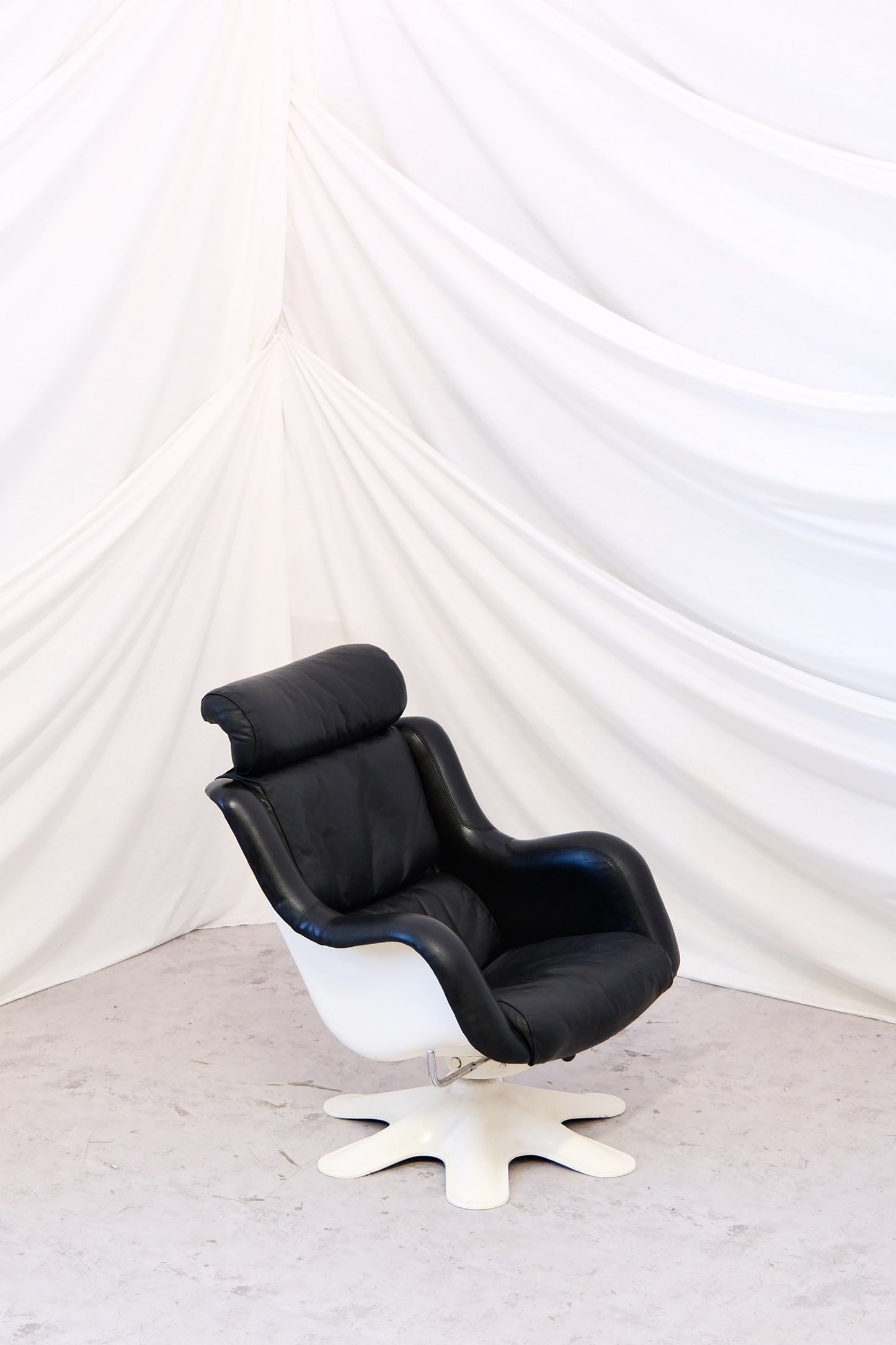 Yrjö Kukkapuro Karuselli armchair - Haimi 1960s - Black Leather