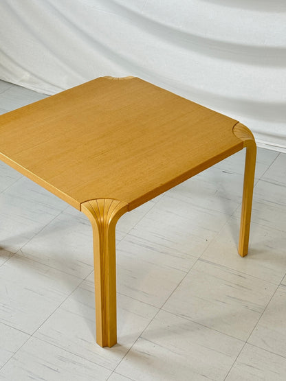 Artek 팬 테이블 x800b 및 x800c