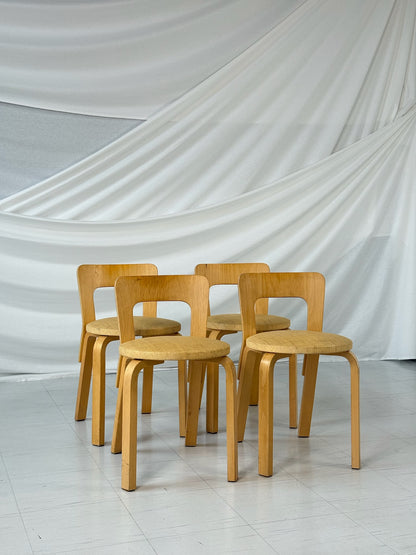Alvar Aalto – Set of 5 Artek Chair 65, upholstered in Niinikangas fabric