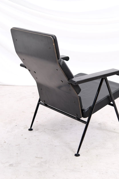 Yrjö Kukkapuro Funktus Armchairs - Black Leather - Avarte