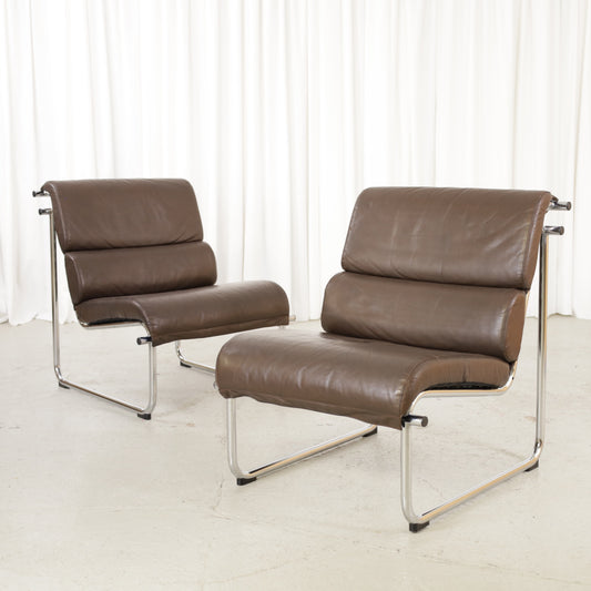 Yrjo Kukkapuro armless medium Remmi lounge chair in brown leather, chromed frame