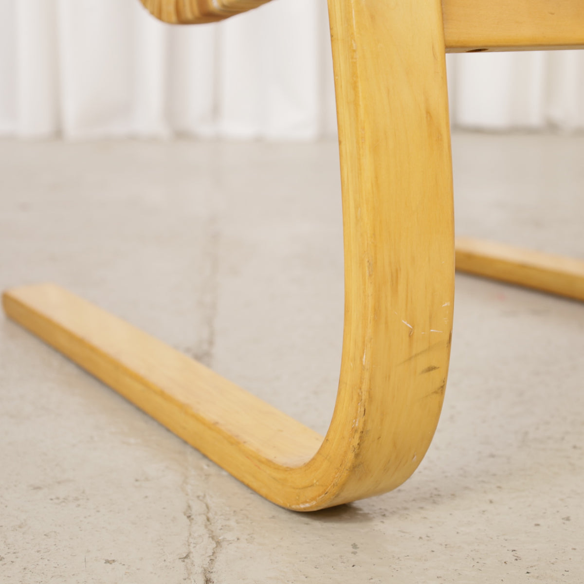Alvar Aalto 406 lounge chair, wear on birch frame