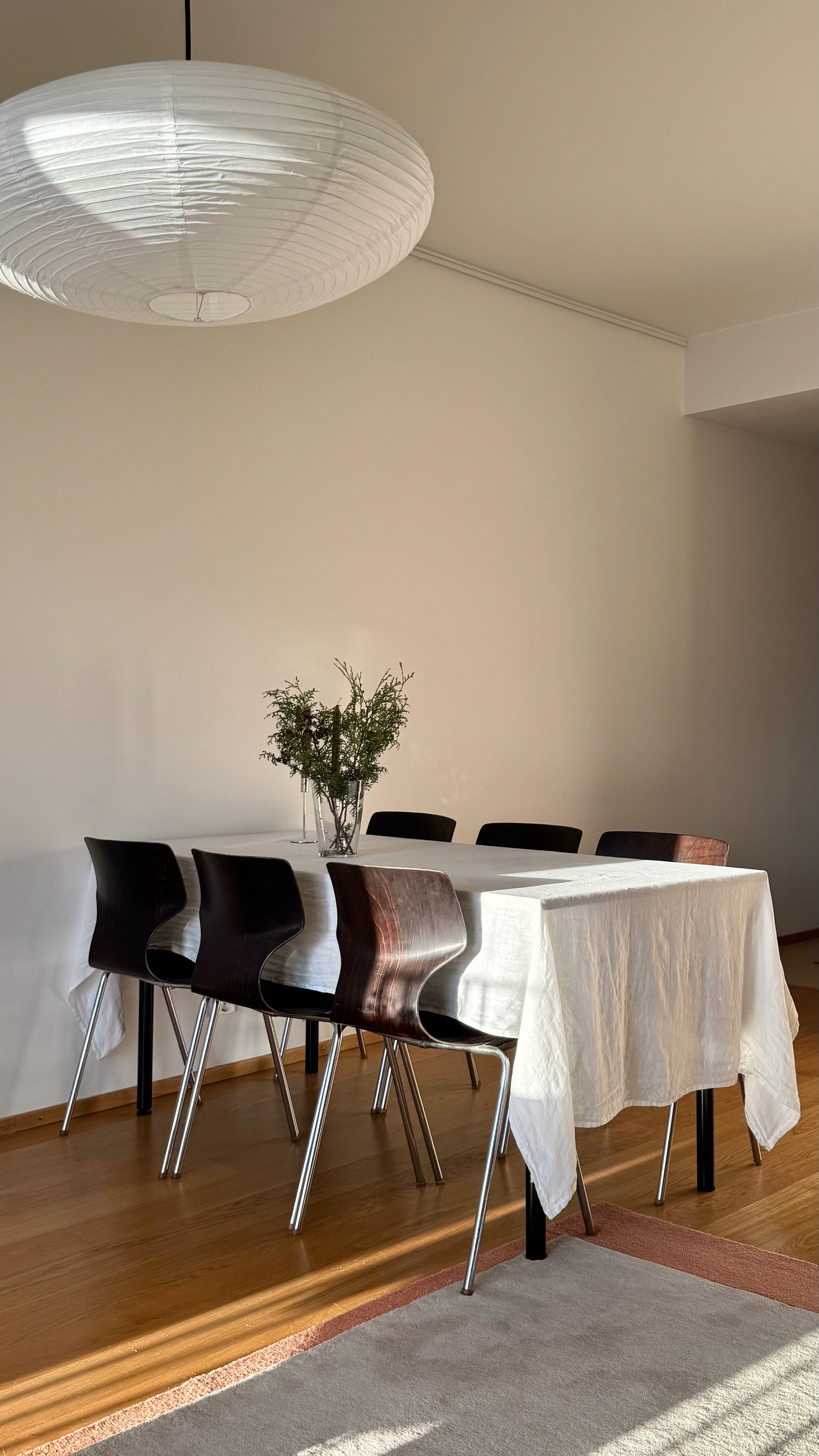Oikotie Asunnot apartment listing styled with Pino rental pieces