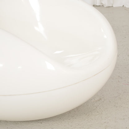 Detail of Pastilli chair seat and shell joint