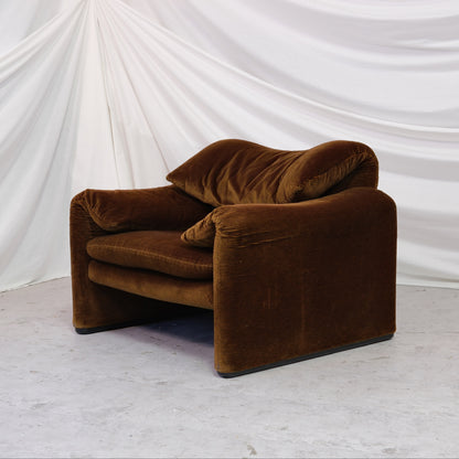 Vico Magistretti Maralunga Armchair Cassina | Brown Wool Velvet