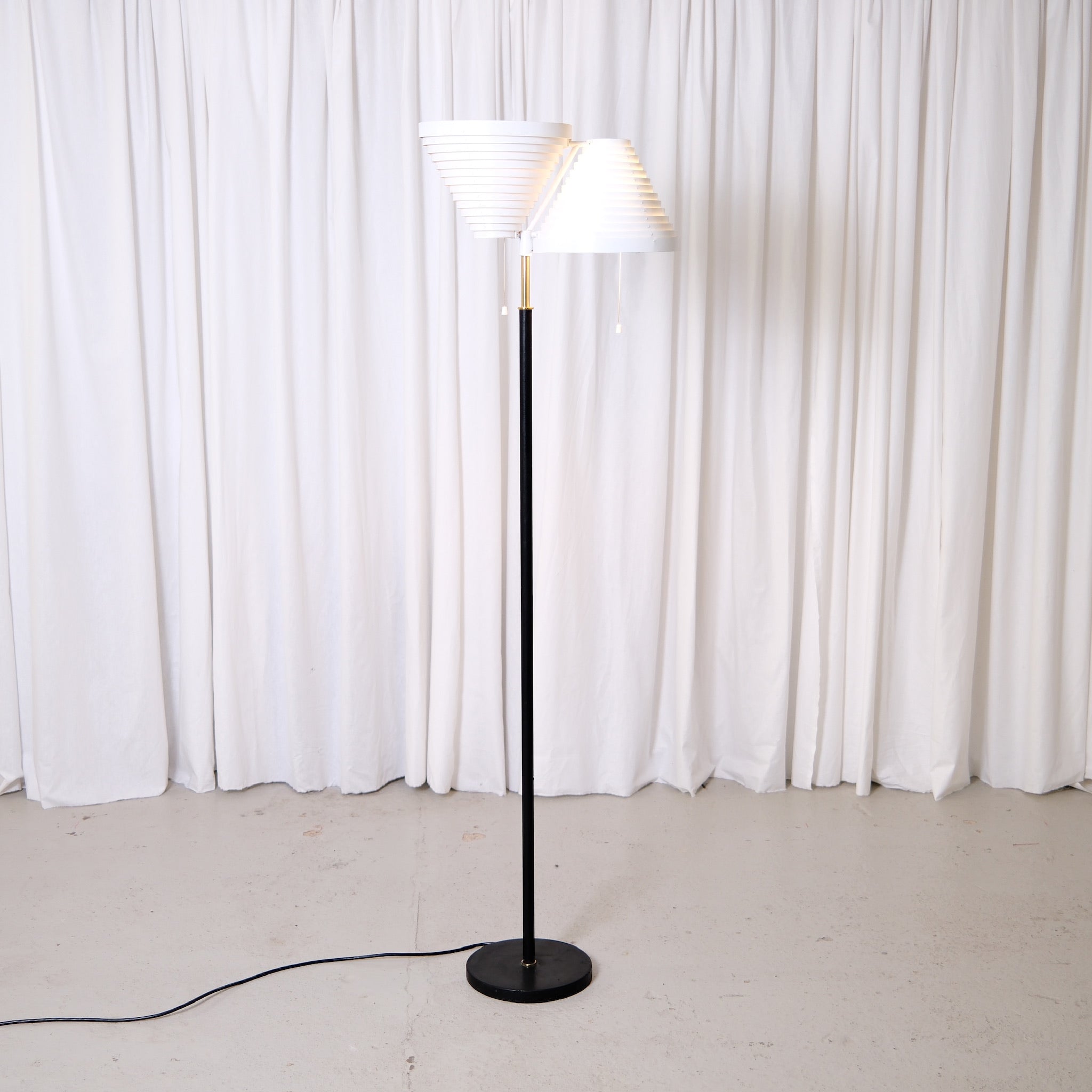 Alvar Aalto A809 Floor Lamp for Valaisinpaja – Pino Interiors