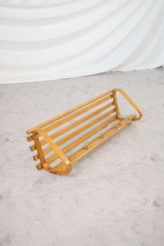 Vintage Artek 109 hat rack in 96 cm width. Compact Finnish hallway classic in solid birch. Worldwide shipping available.