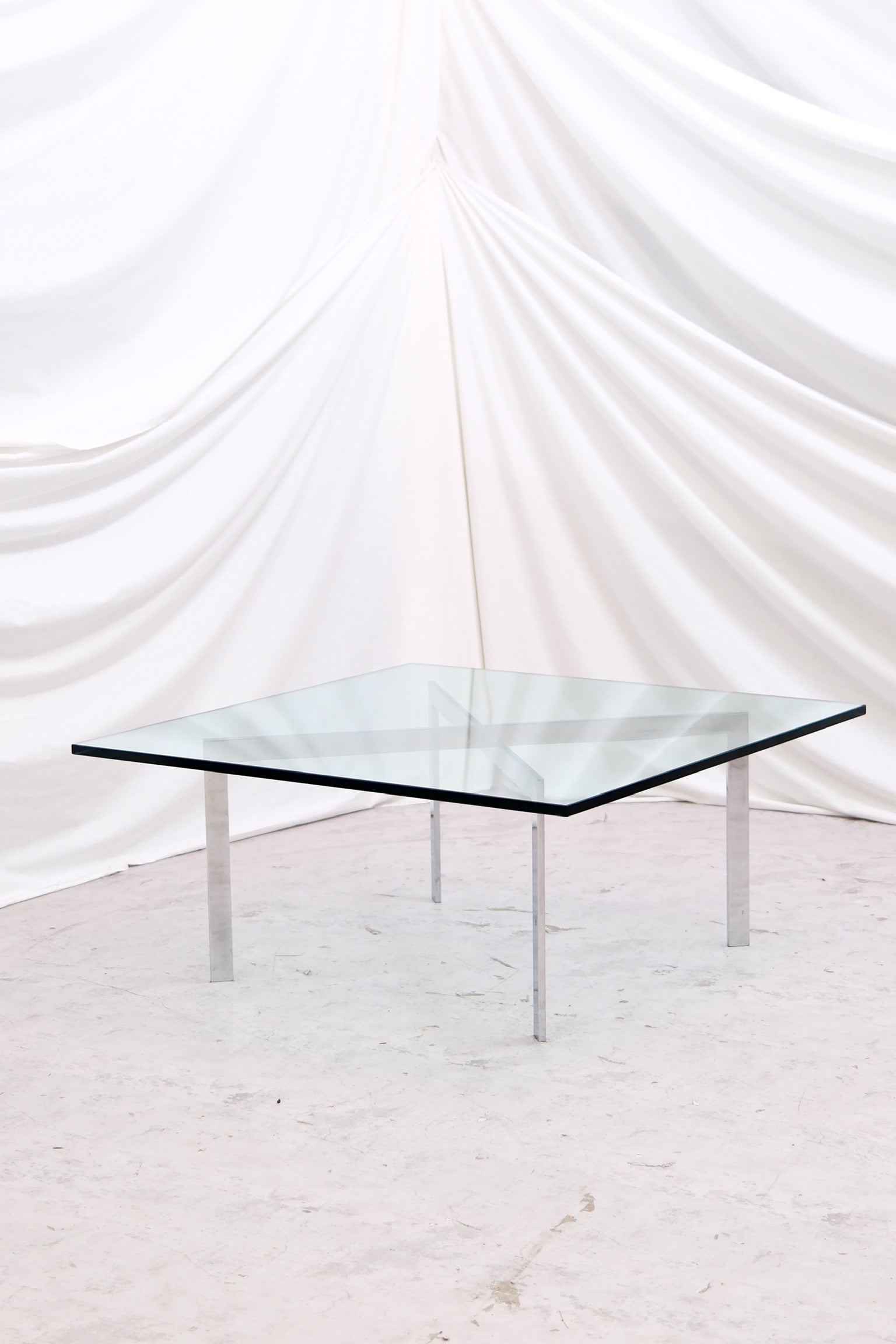 Vintage Mies van der Rohe Barcelona coffee table with clear glass top and chrome frame. Excellent condition. Helsinki pickup and worldwide shipping available.