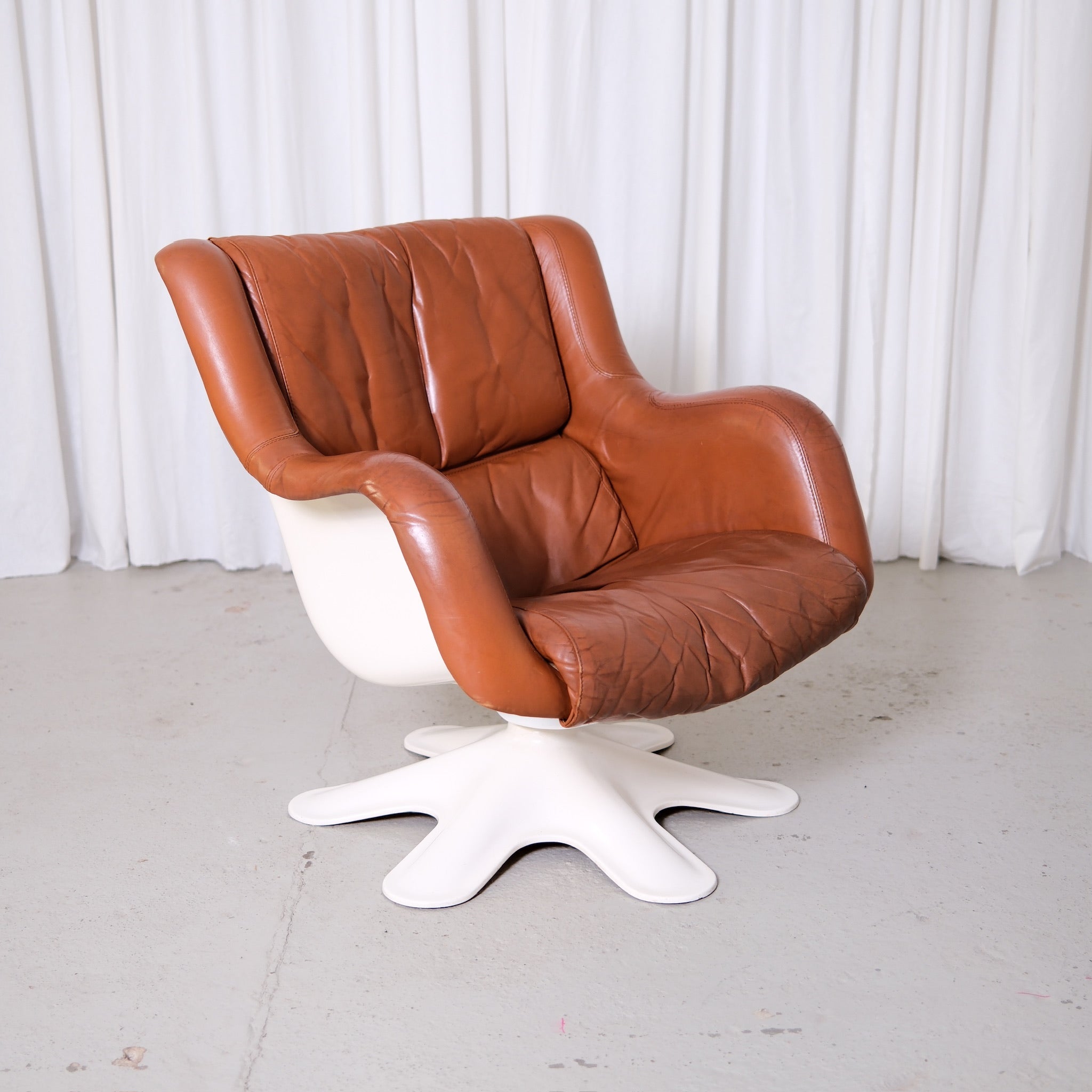 Yrjö Kukkapuro Karuselli 418 Swivel Lounge Chair for Haimi in