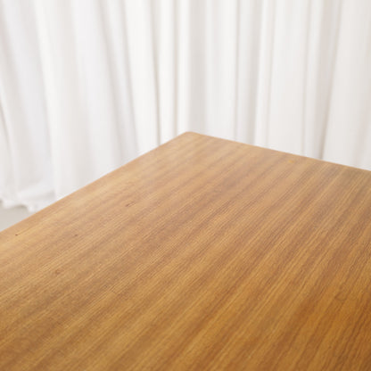Alvar Aalto extendable teak table with figured birch legs — tabletop, extension leaf or frame detail