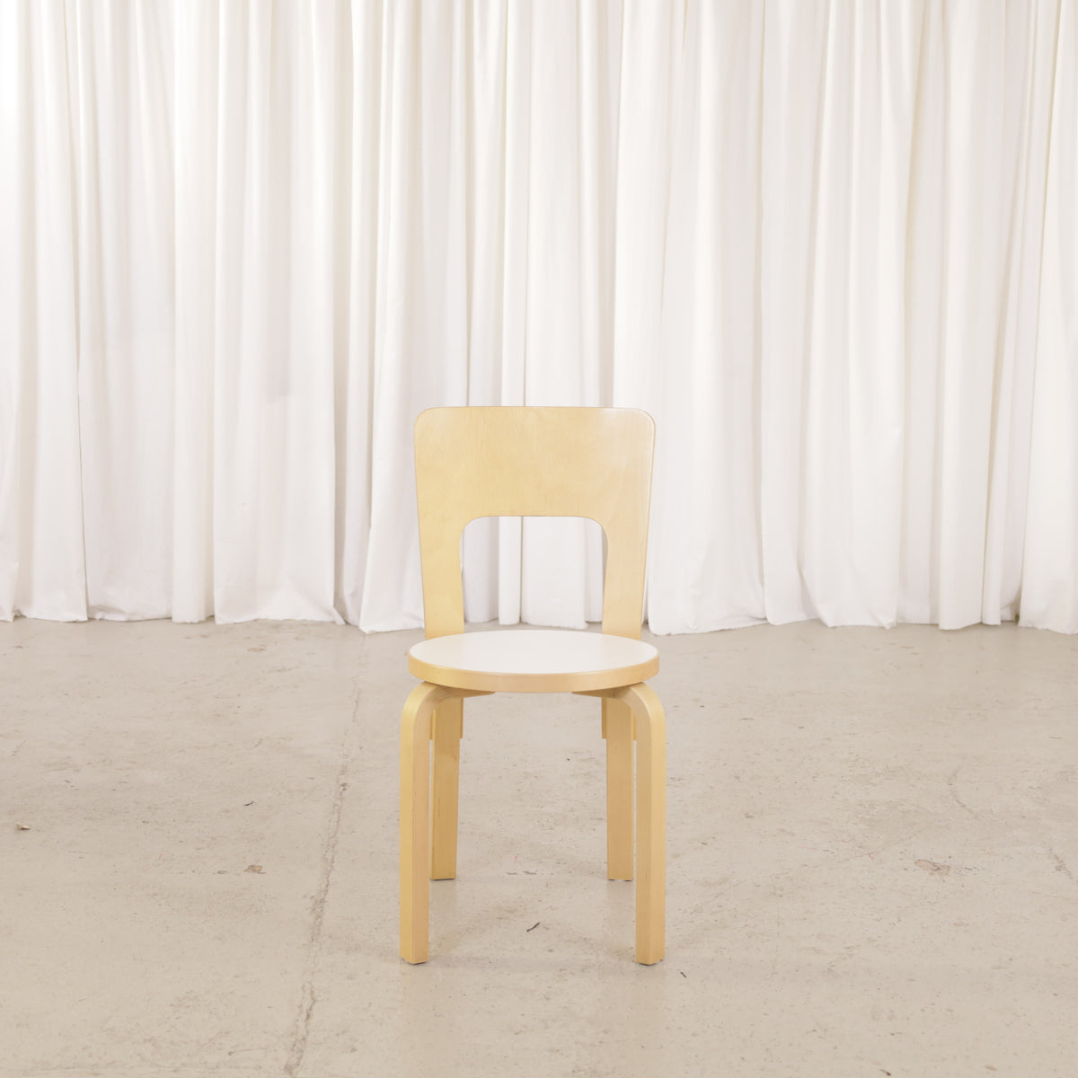 Alvar Aalto Chair 66 with White Laminate Seat for Artek, Four Available, artek Chair 66 in birch and white laminate, front view