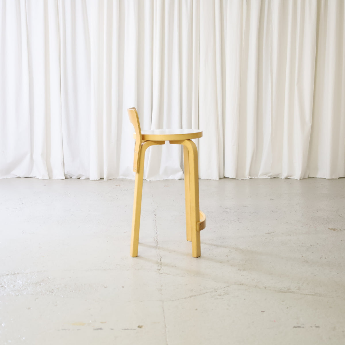 Alvar Aalto K65 High Chair for Artek in Birch and White Laminate, artek K65 high chair profile