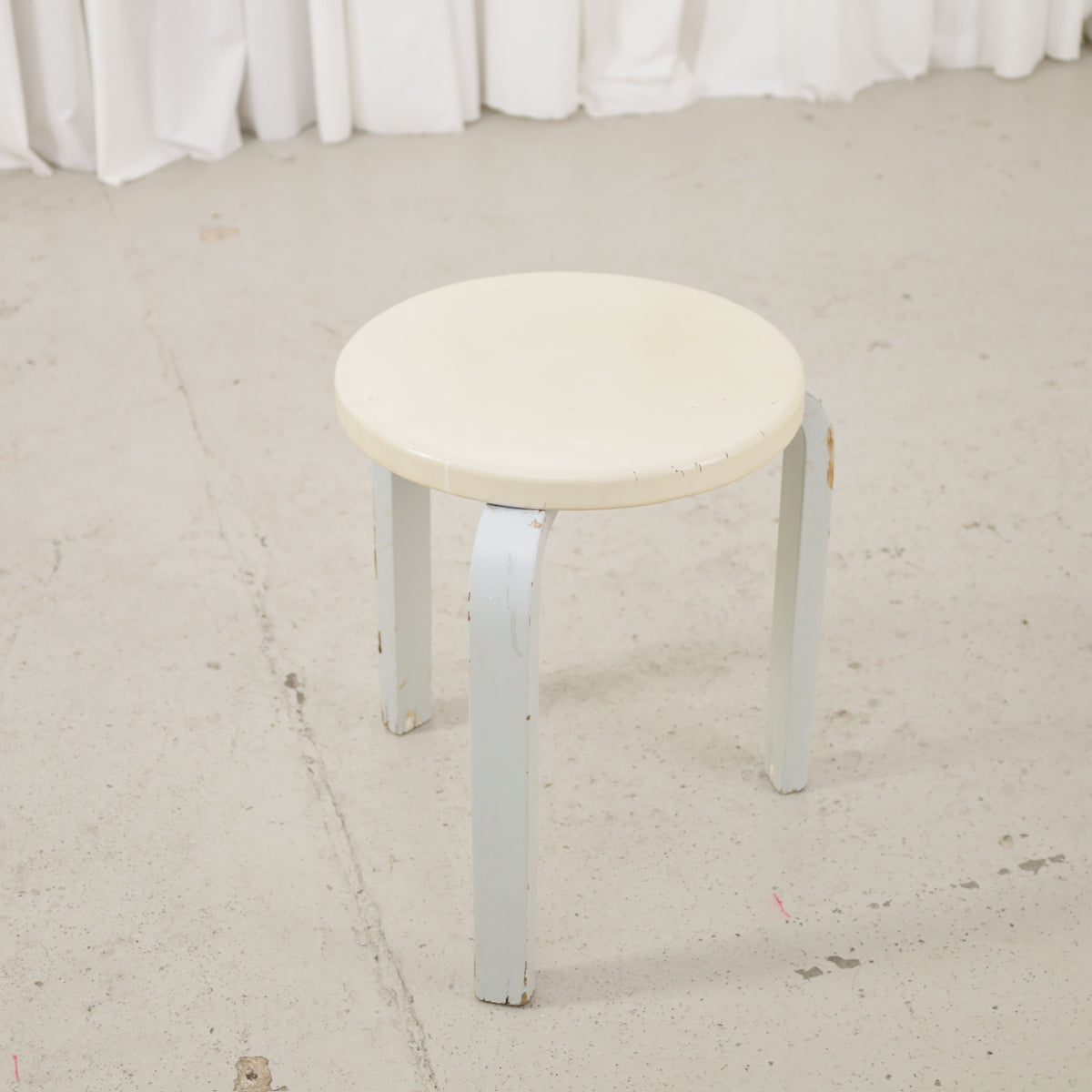 Alvar Aalto Stool 60 for Artek with Light Upholstered Seat, artek Stool 60 showing round light seat and three painted legs