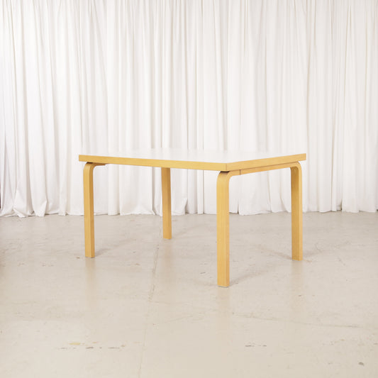 Alvar Aalto Table 82B in Birch and White Laminate for Artek, alvar Aalto Artek Table 82B in birch and white laminate, angled view
