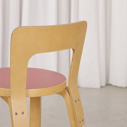 Rear detail of Artek Chair 65 birch backrest