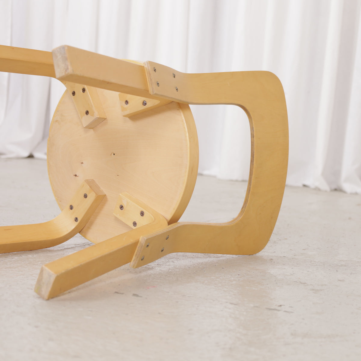 Artek Chair 65 underside and backrest construction