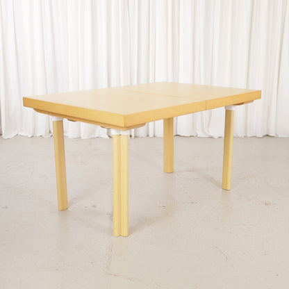 Artek H92 extendable ash dining table by Alvar Aalto, table and finish detail