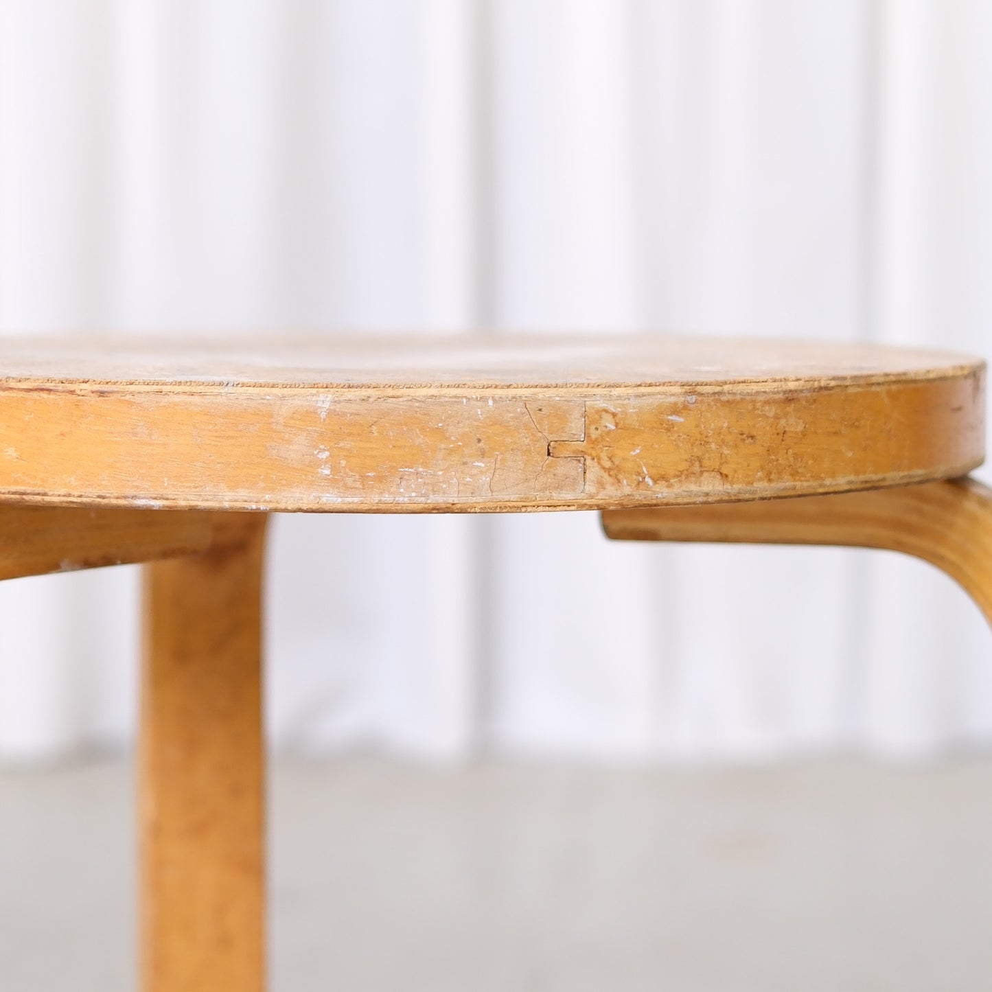 Finger-jointed seat edge detail on 1950s Artek Stool 60