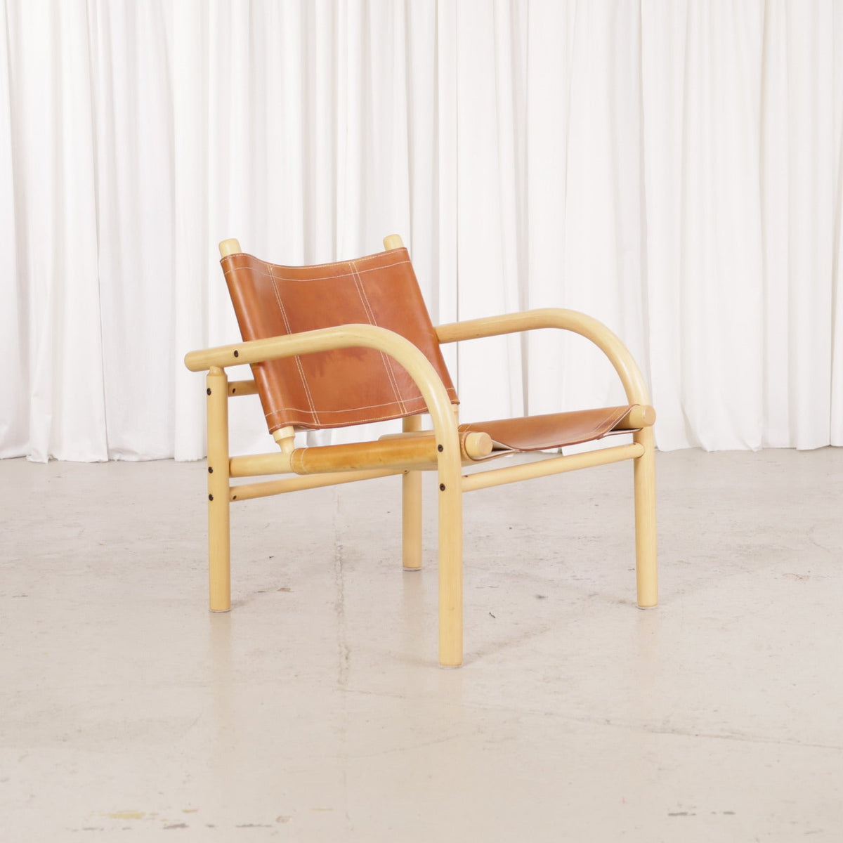 Ben af Schultén Safari 411 Lounge Chair in Patinated Leather for Artek, ben af Schultén Safari armchair in leather, view 7