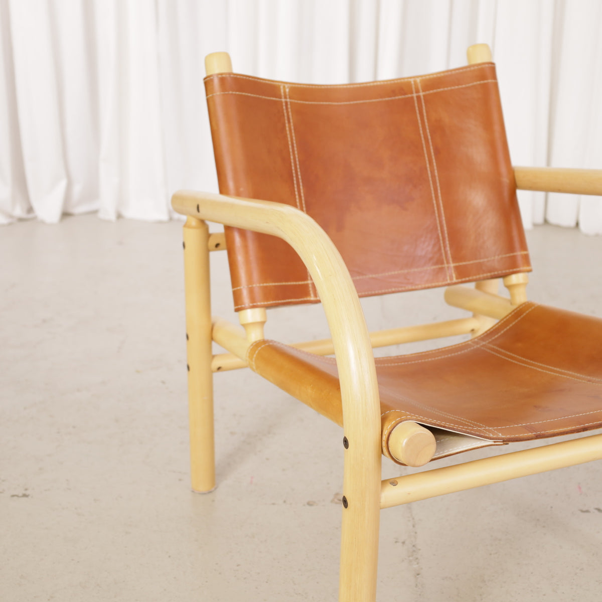 Ben af Schultén Safari 411 Lounge Chair in Patinated Leather for Artek, ben af Schultén Safari armchair in leather, view 9