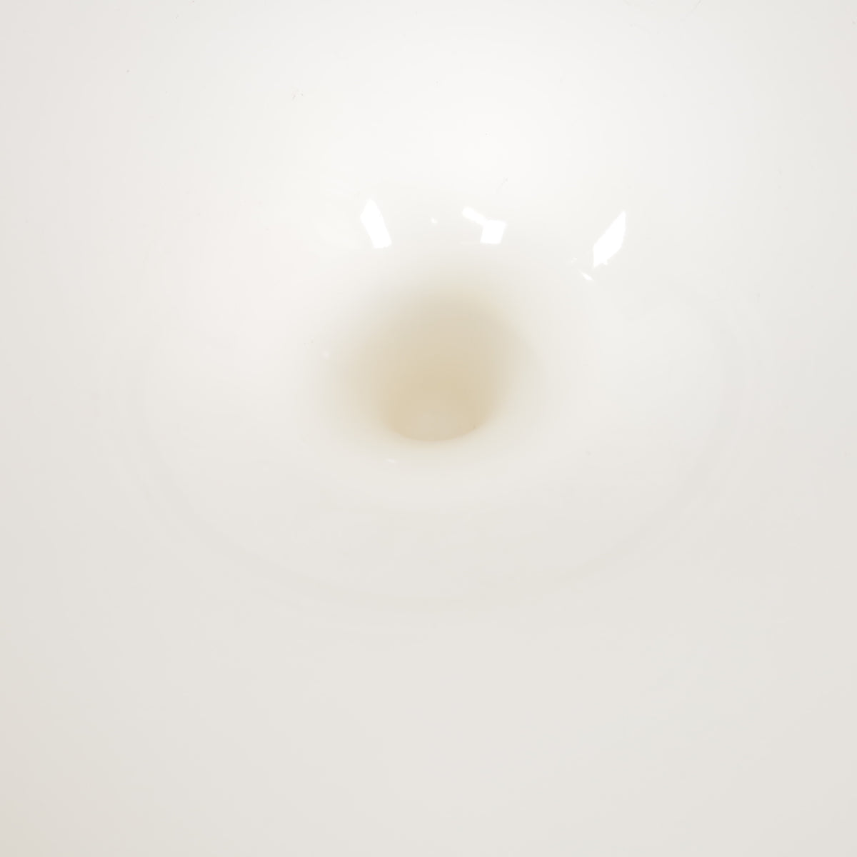 White Eero Aarnio Kanttarelli dining table for Asko, table and surface detail