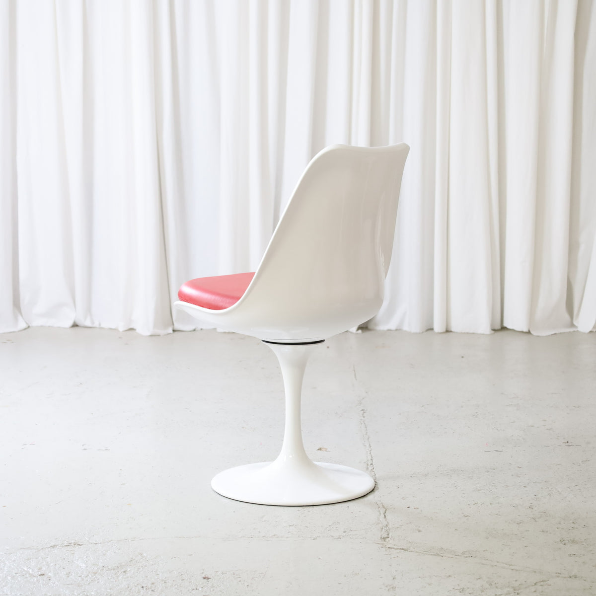 Eero Saarinen Tulip Chair by Rudi Italia, Red Leather, rudi Bonzanini Tulip chair, rear angled view