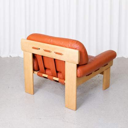 Esko Pajamies Africa armchair with oak frame, rear view