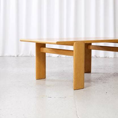 Side view of the Esko Pajamies Africa pine coffee table
