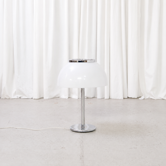 White Senior 940-147 table lamp by Heikki Turunen, front view