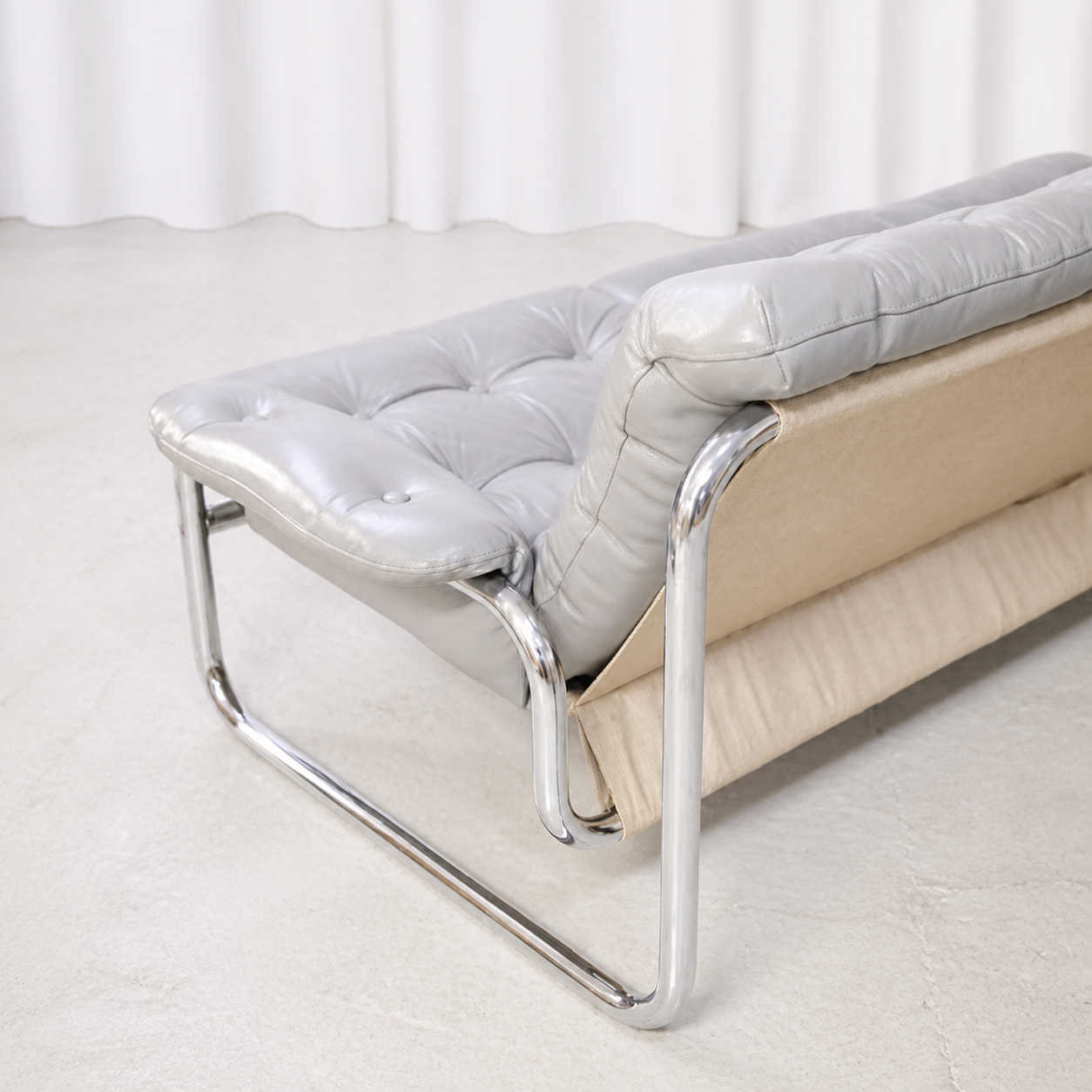 Rear corner detail of the chrome tube frame and supporting canvas