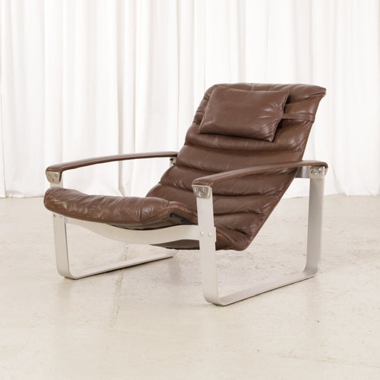 Ilmari Lappalainen Pulkka Lounge Chair in Brown Leather for Asko, ilmari Lappalainen Pulkka lounge chair in brown leather, front detail