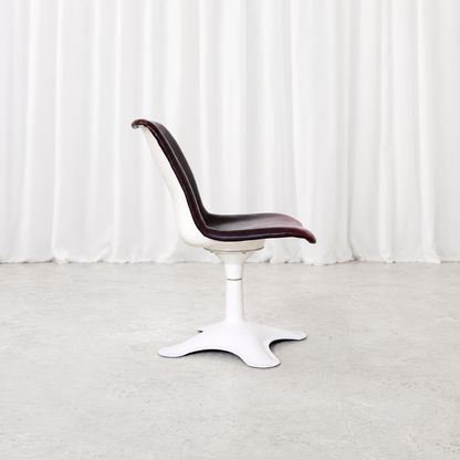 Yrjö Kukkapuro Junior Swivel Chair in Leather