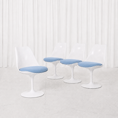Eero Saarinen Tulip Chair for Knoll in White and Red