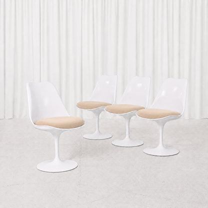 Eero Saarinen Tulip Chair for Knoll in White and Red