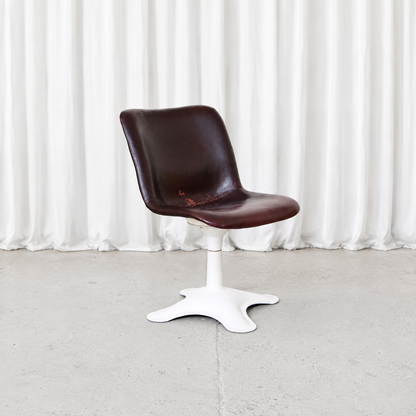 Yrjö Kukkapuro Junior Swivel Chair in Leather