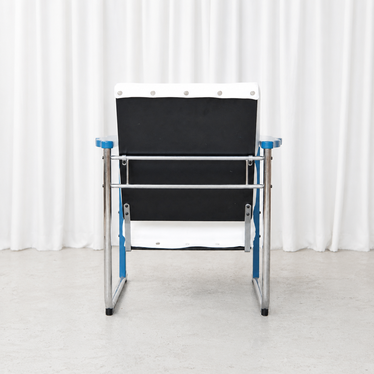 Yrjö Kukkapuro Experiment Chair in White Leather and Blue Armrests for Avarte