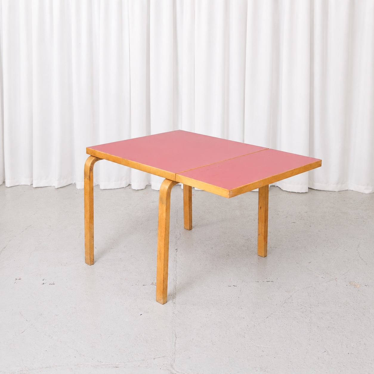 Artek Alvar Aalto Drop-Leaf Table DL81C in Red Linoleum