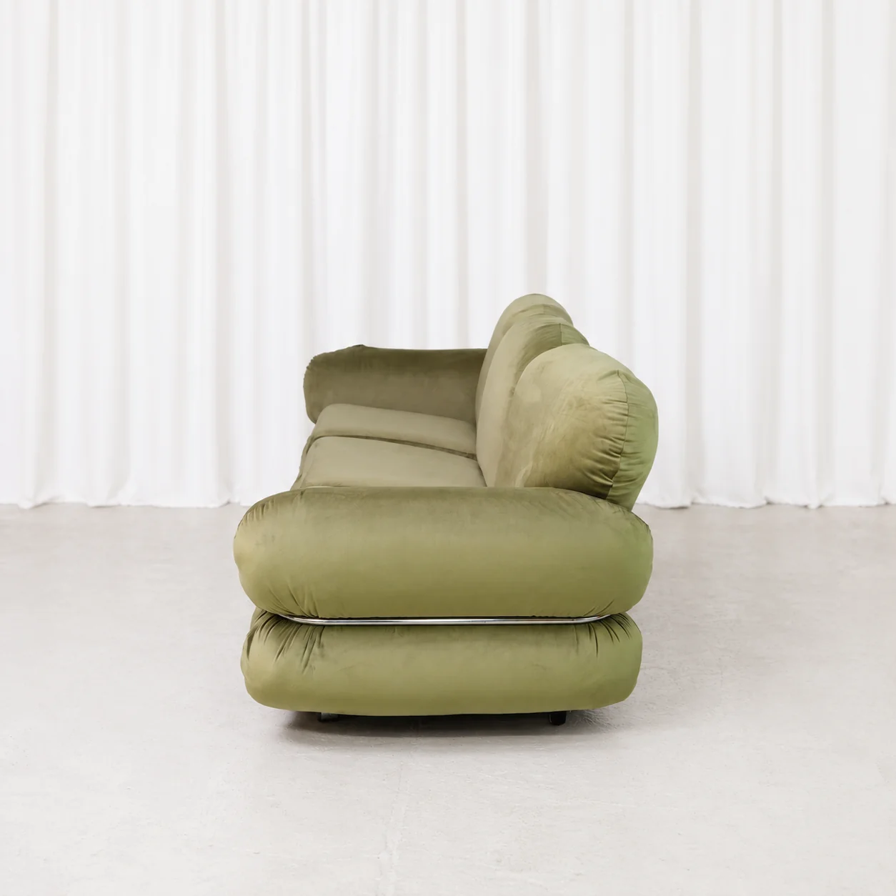 Hannibal sohva – Isku, Designed by Kurt Hvitsjö ja Custom Upholstery