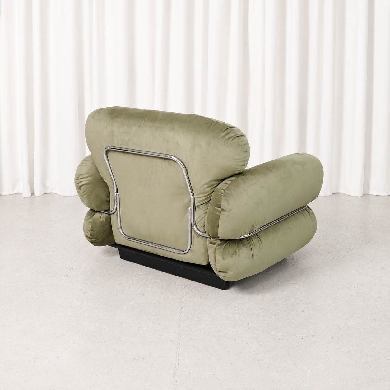 Isku Hannibal Armchair in Olive Green by Kurt Hvitsjö