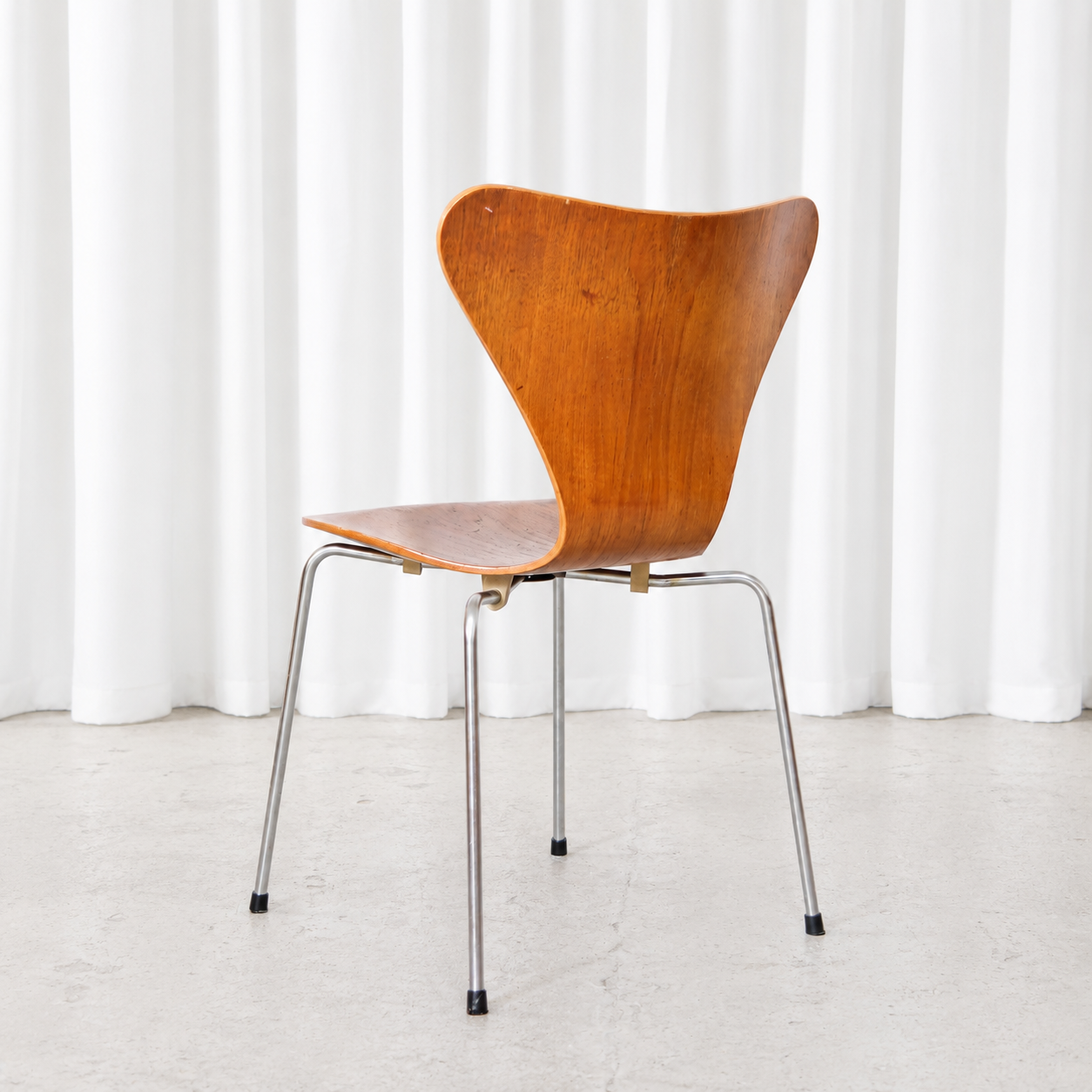 Fritz Hansen Series 7 Chair in Teak by Arne Jacobsen