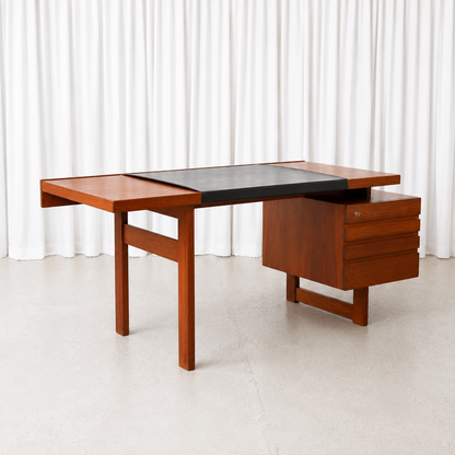 Olavi Hänninen Paletti Desk for HMN Huonekalu Mikko Nupponen