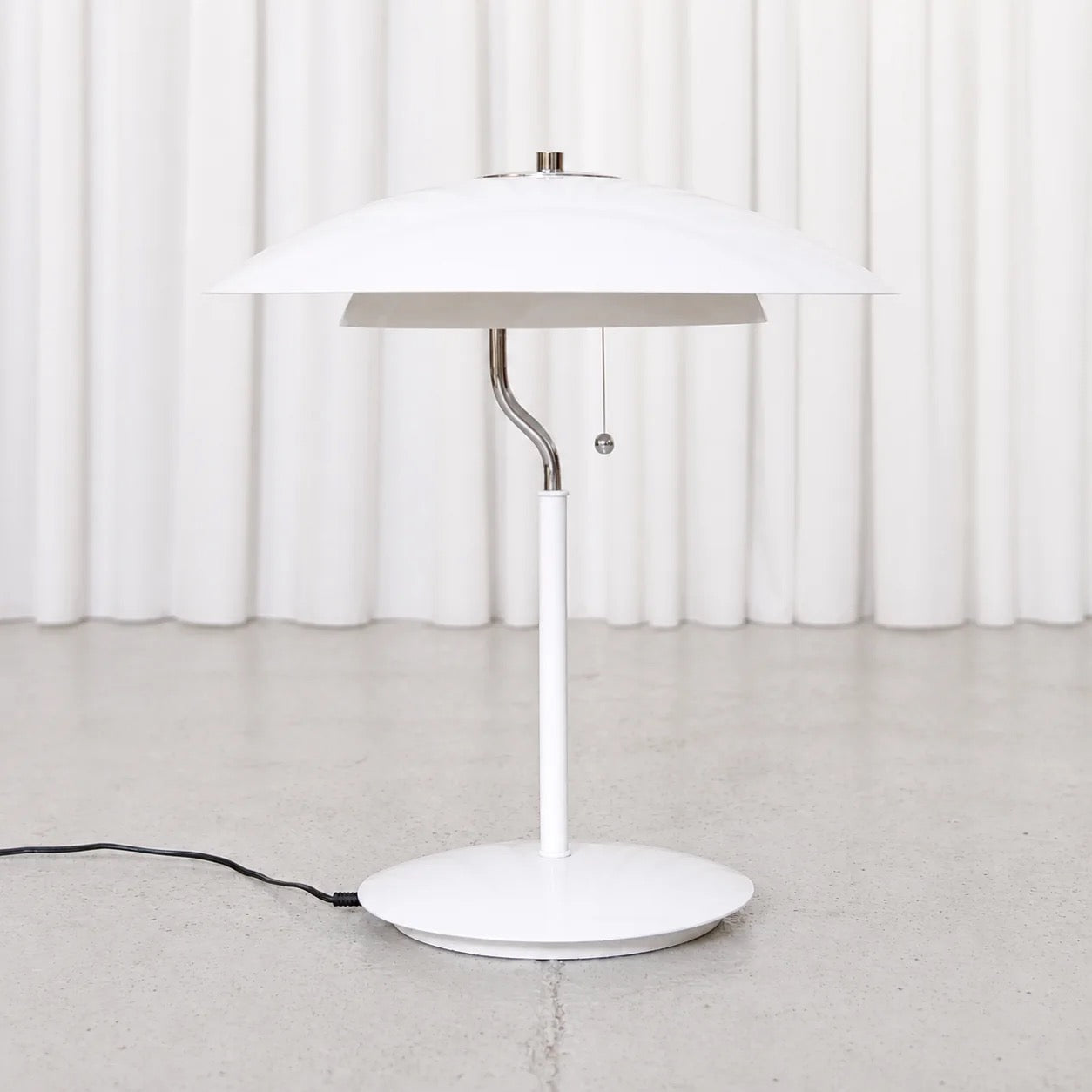 White Jonas table lamp by Jonas Hidle, front view