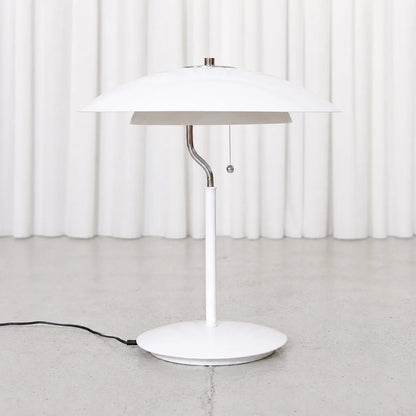 White Jonas table lamp by Jonas Hidle, front view