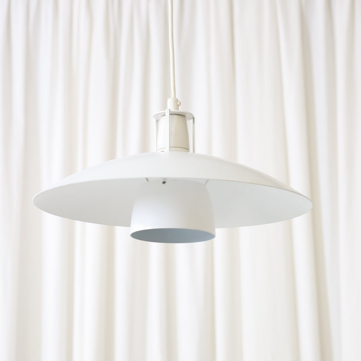 Juha Leiviskä JL340 Pendant Lamp for Valaisinpaja, jL340 pendant lamp layered white metal shade, underside view