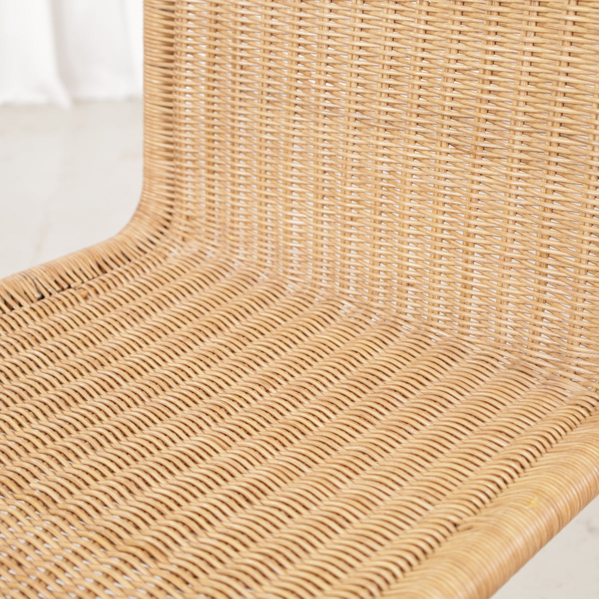 Knoll MR10 rattan chair by Ludwig Mies van der Rohe, rattan and chrome detail